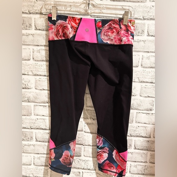 Vintage Lululemon capri pants. Size Medium​​​ - Picture 1 of 3